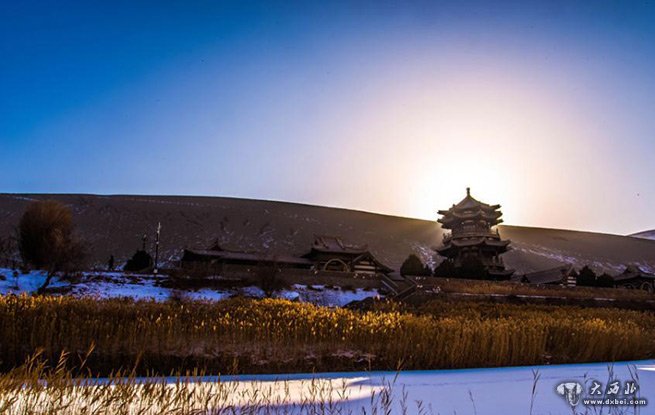 敦煌降瑞雪 大漠雪景如詩如畫