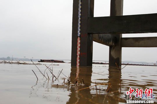 3月9日，贛江吉安站的水位已經(jīng)開始逼近警戒線。李建平 攝