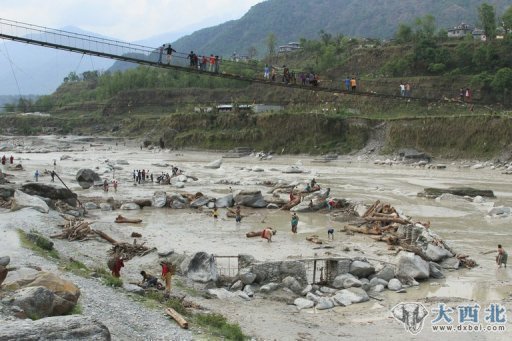 尼泊爾西部降雨引發(fā)山洪17人死亡47人失蹤（圖）