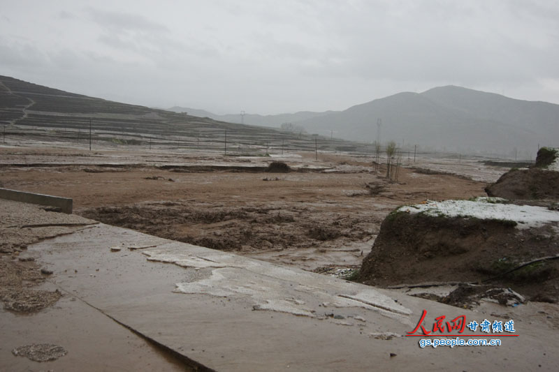 甘肅岷縣發(fā)生雹洪災(zāi)害致4死1失蹤