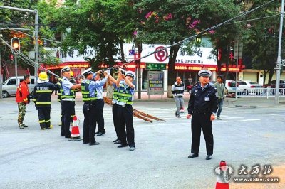 深夜電纜線掉落七里河交警堅守5小時緊急排險