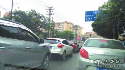 廟灘子堵車時(shí)有發(fā)生