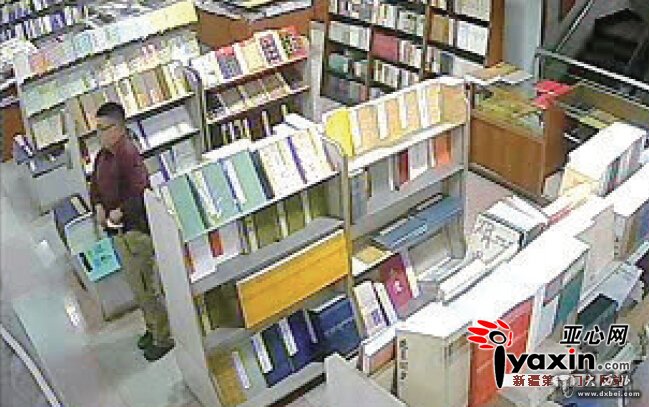 “愛書賊”兩年摸走2200多本書 家中地下室成了圖書館六七成是軍事歷史書