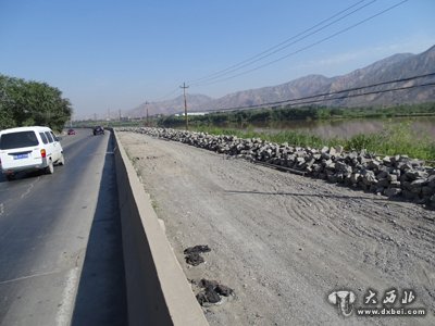 西大門公路維修改造進展緩慢