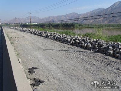 西大門公路維修改造進展緩慢