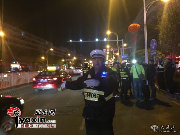 烏魯木齊市千名交警近兩百點(diǎn)位大夜查