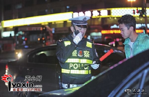 烏魯木齊市千名交警近兩百點(diǎn)位大夜