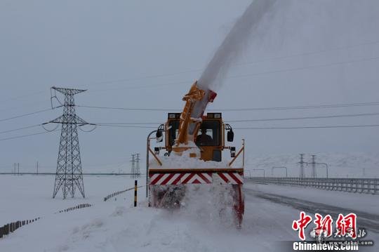 國道3015線新疆瑪依塔斯路段封閉18小時恢復通車