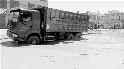 馬秦公路車輛屢被“坑”