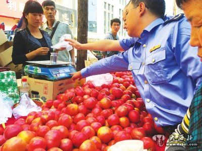 這臺秤就短斤少兩