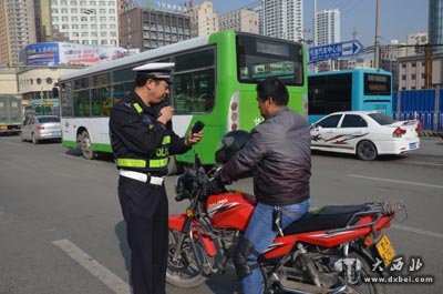 東崗交警“多措并舉”整治“黑摩的”