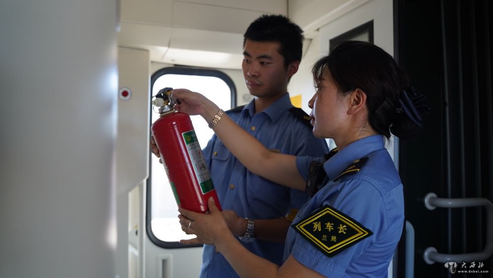 40℃高溫下的“守車人