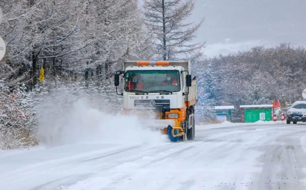 甘肅公路部門“以雪為