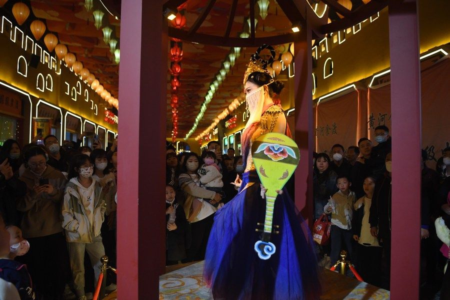 蘭州黃河食渡文化夜市