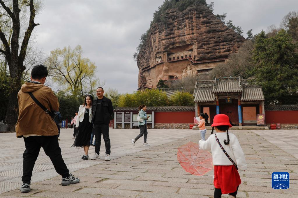 麥積山石窟旅游人氣旺