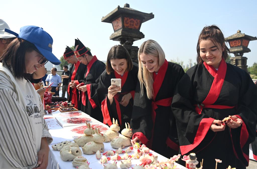 中外大學生古都西安感